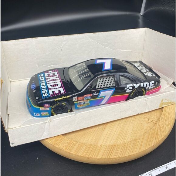 #7 Exide Batteries NASCAR 1:24 scale car without box in mint condition - Picture 3 of 6